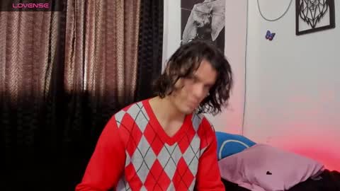 Snapshot of maxi_styles chatting on December 6, 2024, 7:12 pm Alex online show from December 6, 2024, 7:12 pm