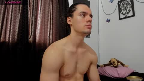 Snapshot of maxi_styles chatting on December 10, 2024, 7:22 pm Alex online show from December 10, 2024, 7:22 pm