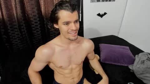 Snapshot of maxi_styles chatting on December 16, 2024, 9:52 pm Alex online show from December 16, 2024, 9:52 pm