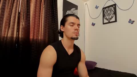 Snapshot of maxi_styles chatting on January 12, 2025, 10:12 pm Alex online show from January 12, 2025, 10:12 pm