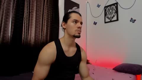 Snapshot of maxi_styles chatting on January 17, 2025, 7:05 pm Alex online show from January 17, 2025, 7:05 pm