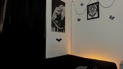 Snapshot of maxi_styles chatting on January 31, 2025, 6:57 pm Alex online show from January 31, 2025, 6:57 pm