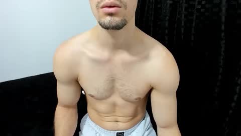 Snapshot of maxi_styles chatting on October 24, 2025, 10:28 pm Alex online show from October 24, 2025, 10:28 pm