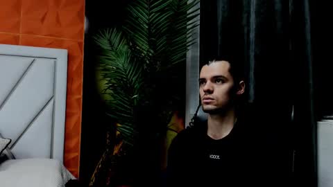 Snapshot of maxi_styles chatting on February 7, 2026, 11:36 am Alex online show from February 7, 2026, 11:36 am