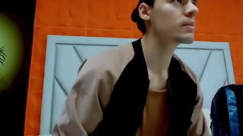 Snapshot of maxi_styles chatting on February 28, 2026, 11:22 am Alex online show from February 28, 2026, 11:22 am