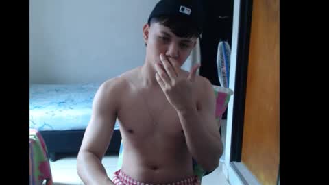 maximiliano_0423 online show from February 25, 2026, 3:32 pm
