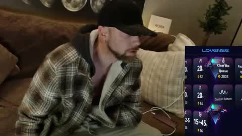 MaxRouger online show from November 5, 2025, 9:53 am