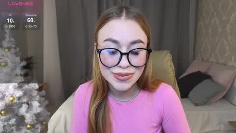 Snapshot of maya_lolly chatting on December 21, 2024, 2:37 pm Maya online show from December 21, 2024, 2:37 pm