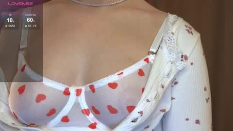 Snapshot of maya_lolly chatting on December 24, 2024, 8:27 pm Maya online show from December 24, 2024, 8:27 pm