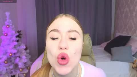 Snapshot of maya_lolly chatting on January 7, 2025, 11:48 am Maya online show from January 7, 2025, 11:48 am