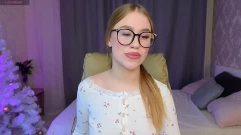 Snapshot of maya_lolly chatting on January 15, 2025, 1:41 pm Maya online show from January 15, 2025, 1:41 pm