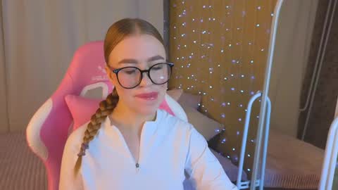 Snapshot of maya_lolly chatting on January 17, 2025, 2:07 pm Maya online show from January 17, 2025, 2:07 pm