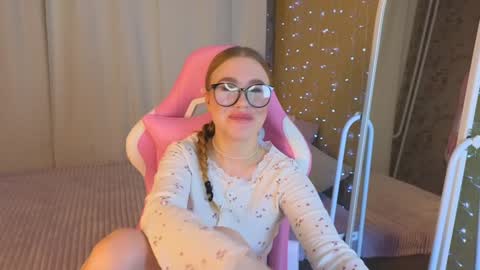 Snapshot of maya_lolly chatting on January 17, 2025, 5:08 pm Maya online show from January 17, 2025, 5:08 pm