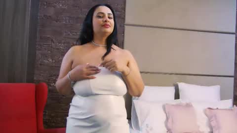 Snapshot of mayamusee chatting on February 5, 2026, 8:08 am Maya online show from February 5, 2026, 8:08 am