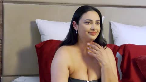 Snapshot of mayamusee chatting on February 12, 2026, 10:05 pm Maya online show from February 12, 2026, 10:05 pm