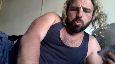 mazl0w online show from December 9, 2024, 4:45 am