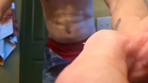 Snapshot of mclovinmackay chatting on February 16, 2026, 12:29 am mclovinmackay online show from February 16, 2026, 12:29 am