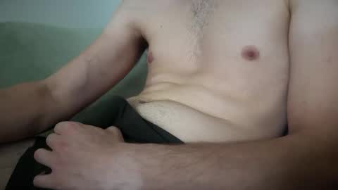 Snapshot of meeliskk95 chatting on September 18, 2025, 9:22 am meeliskk95 online show from September 18, 2025, 9:22 am