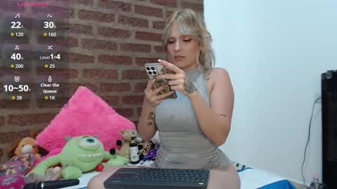 Snapshot of megancolins1 chatting on September 29, 2025, 9:41 pm ---Megan--- online show from September 29, 2025, 9:41 pm