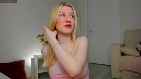 melissa_moooree online show from February 24, 2026, 1:25 am