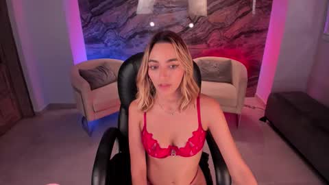 Snapshot of melissamoore_ chatting on February 15, 2026, 7:51 am Call me Meli online show from February 15, 2026, 7:51 am