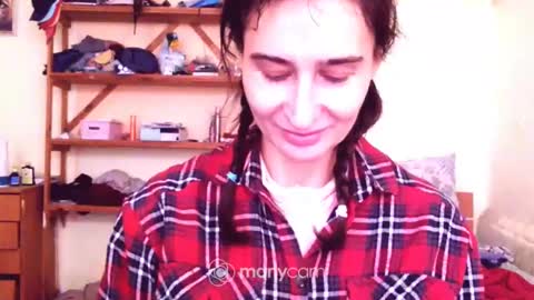 Snapshot of memorningdew chatting on January 1, 2025, 12:33 pm Yummygirl online show from January 1, 2025, 12:33 pm