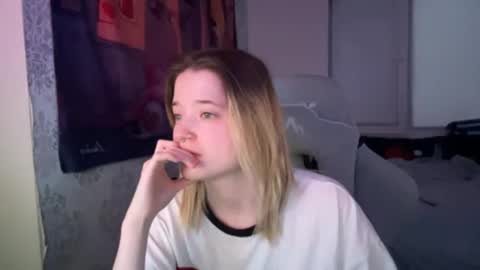 Snapshot of meowki4 chatting on December 31, 2024, 4:06 am meowme online show from December 31, 2024, 4:06 am