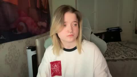 Snapshot of meowki4 chatting on January 1, 2025, 1:47 am meowme online show from January 1, 2025, 1:47 am