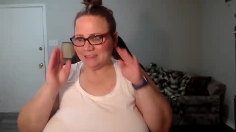 Snapshot of metalshop chatting on December 20, 2024, 4:31 am Mommy Jaxx online show from December 20, 2024, 4:31 am