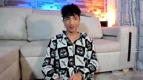 Snapshot of mhatias_ chatting on February 4, 2026, 3:23 am MATHIAS online show from February 4, 2026, 3:23 am