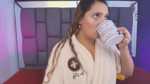 Mia online show from February 3, 2026, 12:10 pm