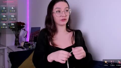 Snapshot of miabellee_ chatting on February 16, 2026, 7:21 pm mia online show from February 16, 2026, 7:21 pm