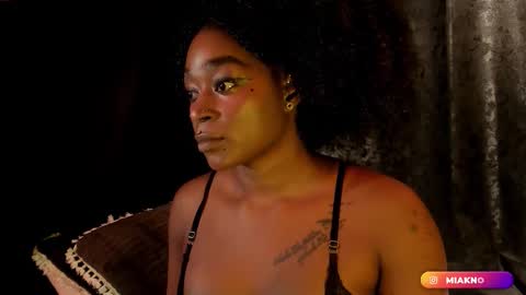 Mia online show from February 3, 2026, 12:20 am