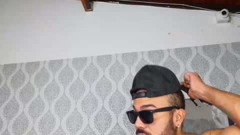 Snapshot of michaell_twink chatting on February 11, 2025, 7:54 am Michaell online show from February 11, 2025, 7:54 am