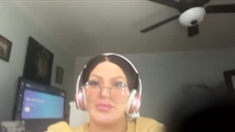 Snapshot of michelletobat69 chatting on February 6, 2026, 10:40 am Urbaybee23 online show from February 6, 2026, 10:40 am