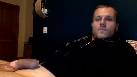 Snapshot of mickylove67 chatting on October 21, 2025, 9:15 pm mickylove67 online show from October 21, 2025, 9:15 pm