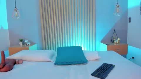 Mia online show from February 21, 2026, 11:33 am