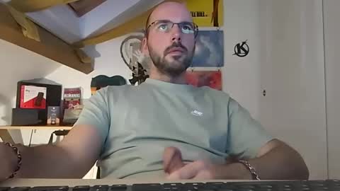 mikmik91 online show from December 11, 2024, 4:20 pm