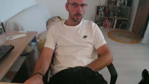 mikmik91 online show from September 25, 2025, 10:30 am