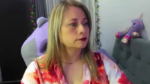 milagros_latin online show from December 2, 2025, 11:56 pm