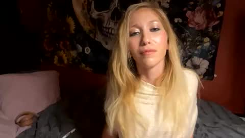 Snapshot of milf4everjenna chatting on February 25, 2026, 4:11 am milf4everjenna online show from February 25, 2026, 4:11 am