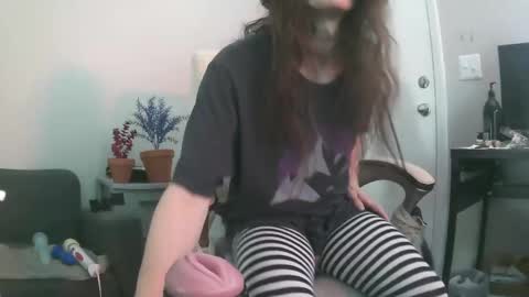 millenamoo online show from September 8, 2025, 6:40 pm