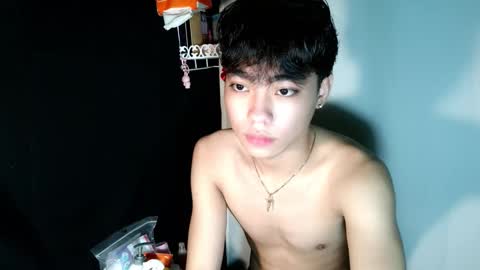 mingkla_man online show from February 18, 2026, 7:48 am