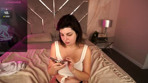 Snapshot of mirandawarm chatting on December 12, 2024, 12:38 am Miranda online show from December 12, 2024, 12:38 am