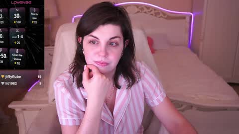 Snapshot of mirandawarm chatting on January 18, 2025, 11:33 pm Miranda online show from January 18, 2025, 11:33 pm