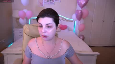 Snapshot of mirandawarm chatting on February 17, 2025, 12:48 pm Miranda online show from February 17, 2025, 12:48 pm