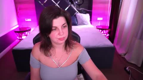 Snapshot of mirandawarm chatting on October 14, 2025, 6:03 am Miranda online show from October 14, 2025, 6:03 am