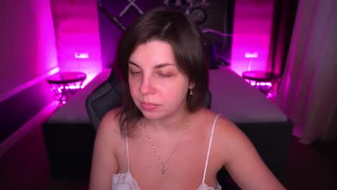 Snapshot of mirandawarm chatting on October 19, 2025, 4:57 am Miranda online show from October 19, 2025, 4:57 am