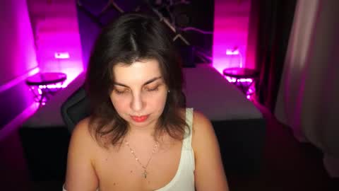 Snapshot of mirandawarm chatting on November 15, 2025, 6:44 am Miranda online show from November 15, 2025, 6:44 am