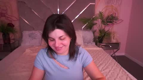 Snapshot of mirandawarm chatting on February 3, 2026, 5:49 am Miranda online show from February 3, 2026, 5:49 am